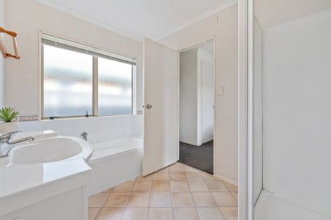 Photo of property in 30 Mcleod Place, Papamoa Beach, Papamoa, 3118