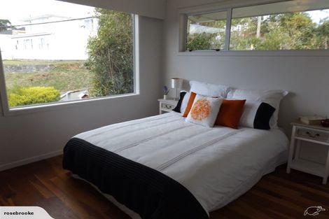 Photo of property in 6 Link Road, Newlands, Wellington, 6037