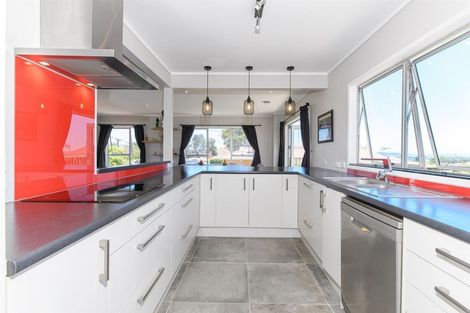 Photo of property in 112 Lincoln Park Avenue, Massey, Auckland, 0614