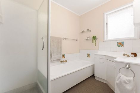Photo of property in 200 Welcome Bay Road, Welcome Bay, Tauranga, 3112