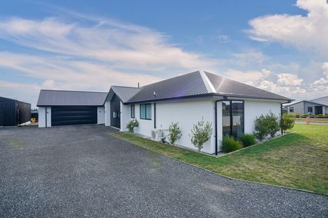 Photo of property in 6 Chatham Rise, Seaward Bush, Invercargill, 9812