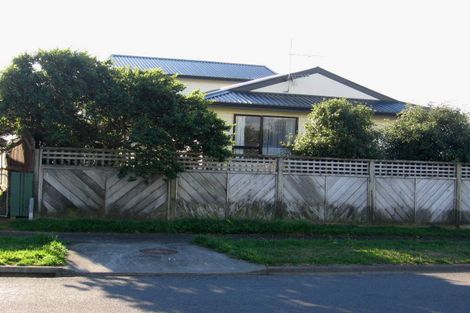Photo of property in 120 Pikarere Street, Titahi Bay, Porirua, 5022