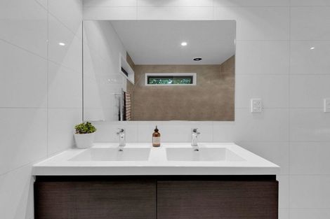 Photo of property in 48 Wiltshire Drive, Huntington, Hamilton, 3210