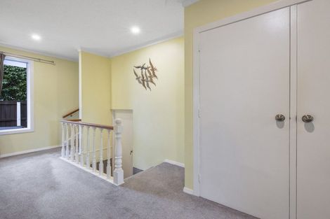 Photo of property in 17 Hillcrest Place, Avonhead, Christchurch, 8042