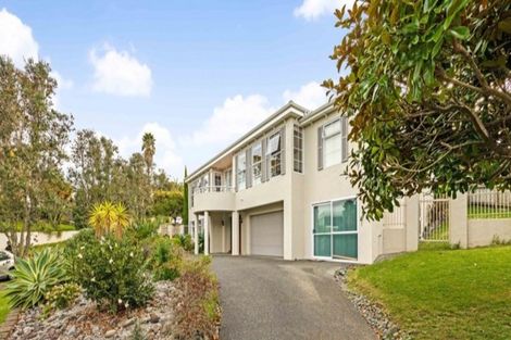 Photo of property in 14 Marguerita Place, West Harbour, Auckland, 0618