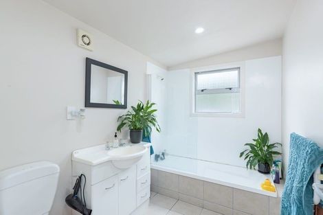 Photo of property in 18a Franklyn Road, Tawa, Wellington, 5028