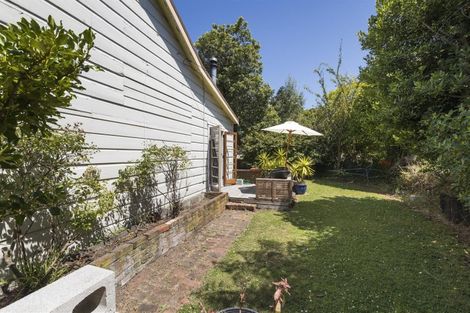 Photo of property in 2 Maunder Street, Marton, 4710