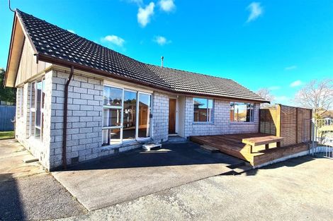 Photo of property in 14 Lomax Place, Islington, Christchurch, 8042