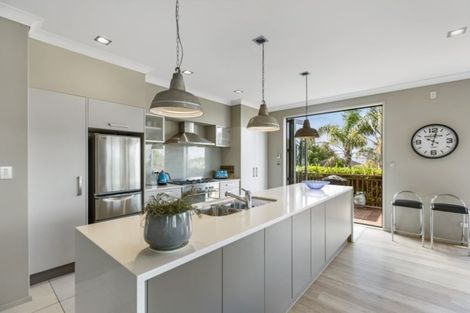Photo of property in 34 Manhattan Rise, Orewa, 0931