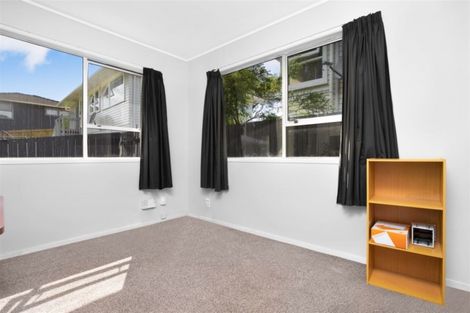 Photo of property in 14 Barnfield Place, Glendene, Auckland, 0602