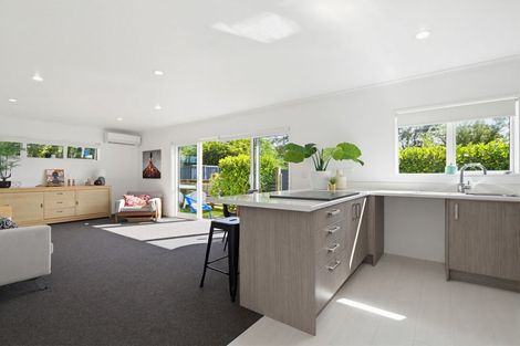 Photo of property in 5 Hetherington Road, Ranui, Auckland, 0612