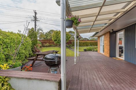 Photo of property in 140 Colwill Road, Massey, Auckland, 0614