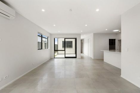 Photo of property in 55 Parkmore Drive, Rosehill, Papakura, 2113
