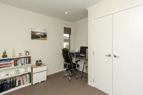 Photo of property in 92 Smart Road, Glen Avon, New Plymouth, 4312