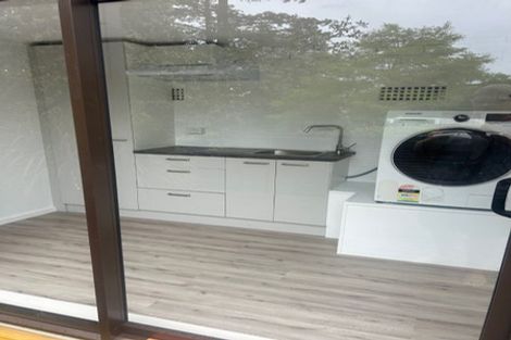 Photo of property in 33 Sunnyview Avenue, Shelly Park, Auckland, 2014