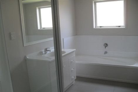 Photo of property in 16 Diamond Grove, Brown Owl, Upper Hutt, 5018