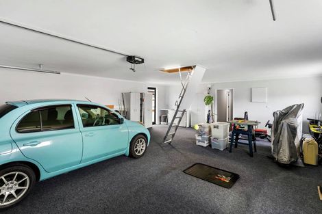 Photo of property in 28 Kerr Crescent, Patumahoe, 2679
