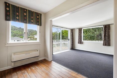 Photo of property in 139 Waikawa Road, Picton, 7220