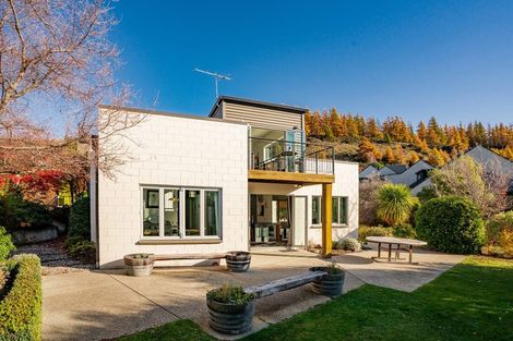 Photo of property in 17 Morrows Mead, Wanaka, 9305