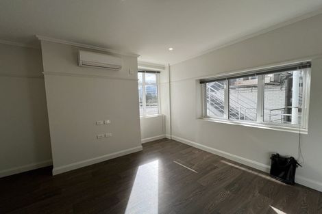 Photo of property in Fountain Court Flats, 48 Oriental Parade, Oriental Bay, Wellington, 6011