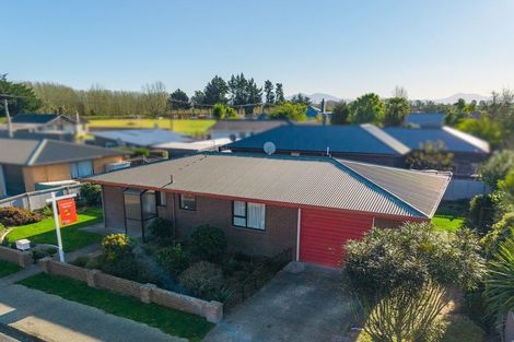Photo of property in 42 Saint Leonards Road, Temuka, 7920