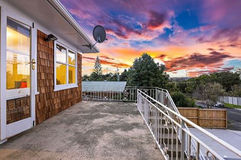 Photo of property in 31 Royal View Road, Te Atatu South, Auckland, 0610