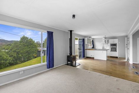 Photo of property in 4 Parenga Street, Wainuiomata, Lower Hutt, 5014