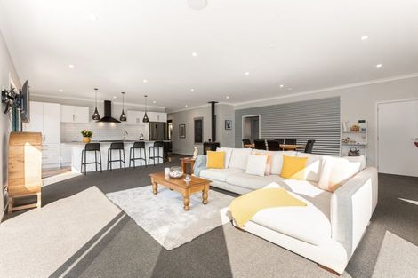 Photo of property in 1142 Paekakariki Hill Road, Paekakariki Hill, Porirua, 5381