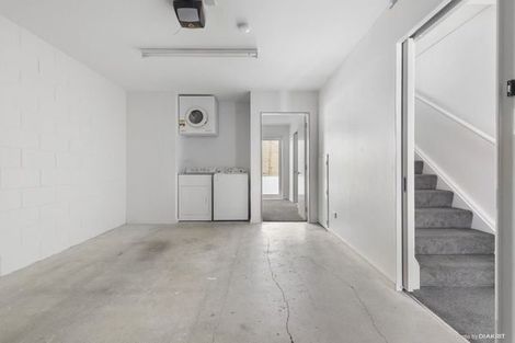 Photo of property in Pirie Street Townhouses, 31/35 Pirie Street, Mount Victoria, Wellington, 6011