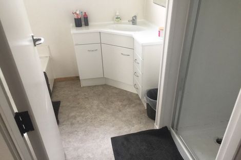 Photo of property in 4 Stallard Place, Glen Eden, Auckland, 0602