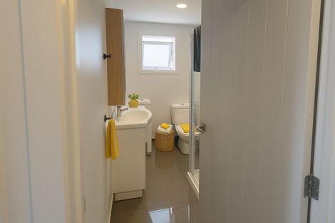 Photo of property in 18 Zita Avenue, Matakatia, Whangaparaoa, 0930