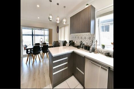 Photo of property in 780 East Coast Road, Oteha, Auckland, 0630