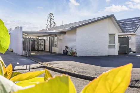 Photo of property in 5a Oak Avenue, Paremata, Porirua, 5024