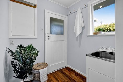 Photo of property in 211 Frankley Road, Frankleigh Park, New Plymouth, 4310