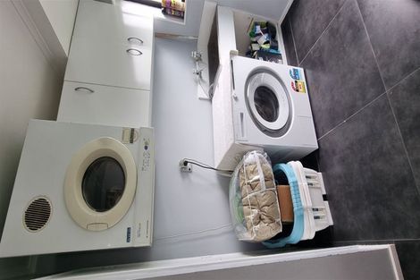 Photo of property in 8a Fruitvale Road, New Lynn, Auckland, 0600