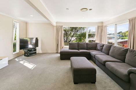 Photo of property in 29 Kahikatea Grove, Paparangi, Wellington, 6037