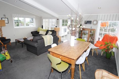 Photo of property in 11 River Road, Red Beach, 0932