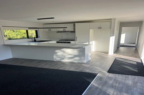 Photo of property in 28 Parawera Drive, Acacia Bay, Taupo, 3330