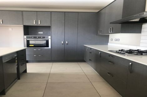 Photo of property in 18 Horizon View Road, Oteha, Auckland, 0632