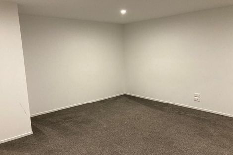 Photo of property in 4/60 Hayfield Way, Karaka, Papakura, 2580