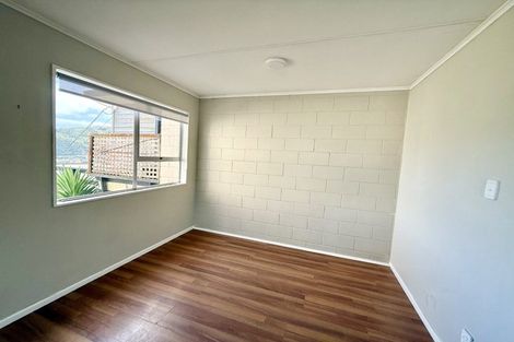 Photo of property in 17a Castle Crescent, Stokes Valley, Lower Hutt, 5019
