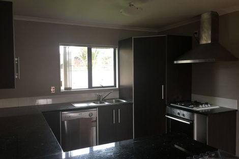 Photo of property in 162c Henderson Valley Road, Henderson, Auckland, 0612