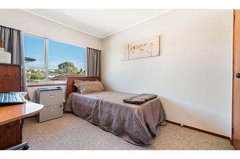 Photo of property in 27 Faith Bullock Place, New Lynn, Auckland, 0600
