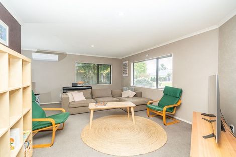 Photo of property in 16 Ravenscourt Place, Huntington, Hamilton, 3210