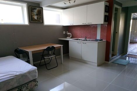 Photo of property in 28 Rotoiti Avenue, Pakuranga Heights, Auckland, 2010