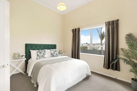 Photo of property in 15 Burton Avenue, Whanganui East, Whanganui, 4500
