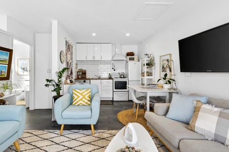 Photo of property in 11/335 Kennedy Road, Pirimai, Napier, 4112