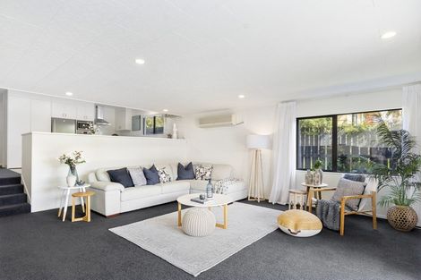 Photo of property in 32a Simpson Road, Papamoa Beach, Papamoa, 3118