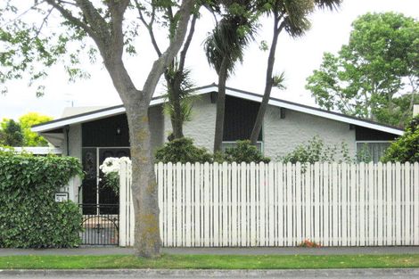 Photo of property in 51 Withells Road, Avonhead, Christchurch, 8042