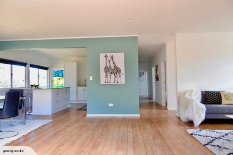 Photo of property in 6 Sheehan Road, Te Atatu South, Auckland, 0610